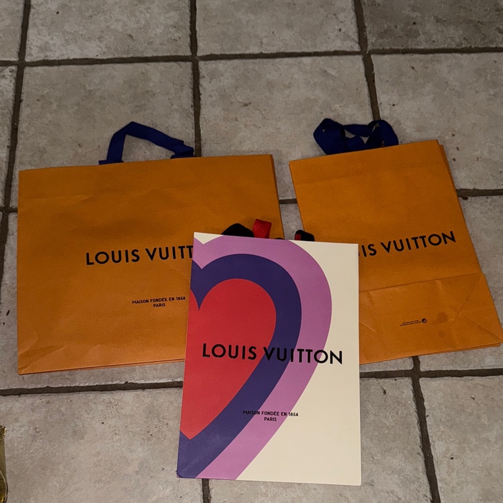 LOUIS VUITTON Authentic Paper Gift Shopping Bags